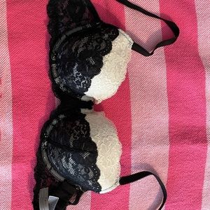 Victoria’s Secret bra in excellent condition, 34D